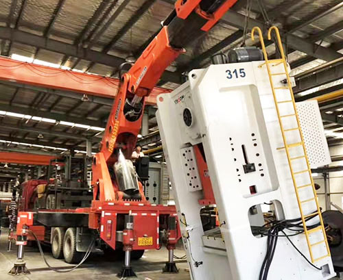 保亭附近随车吊出租，轻松解决运输难题